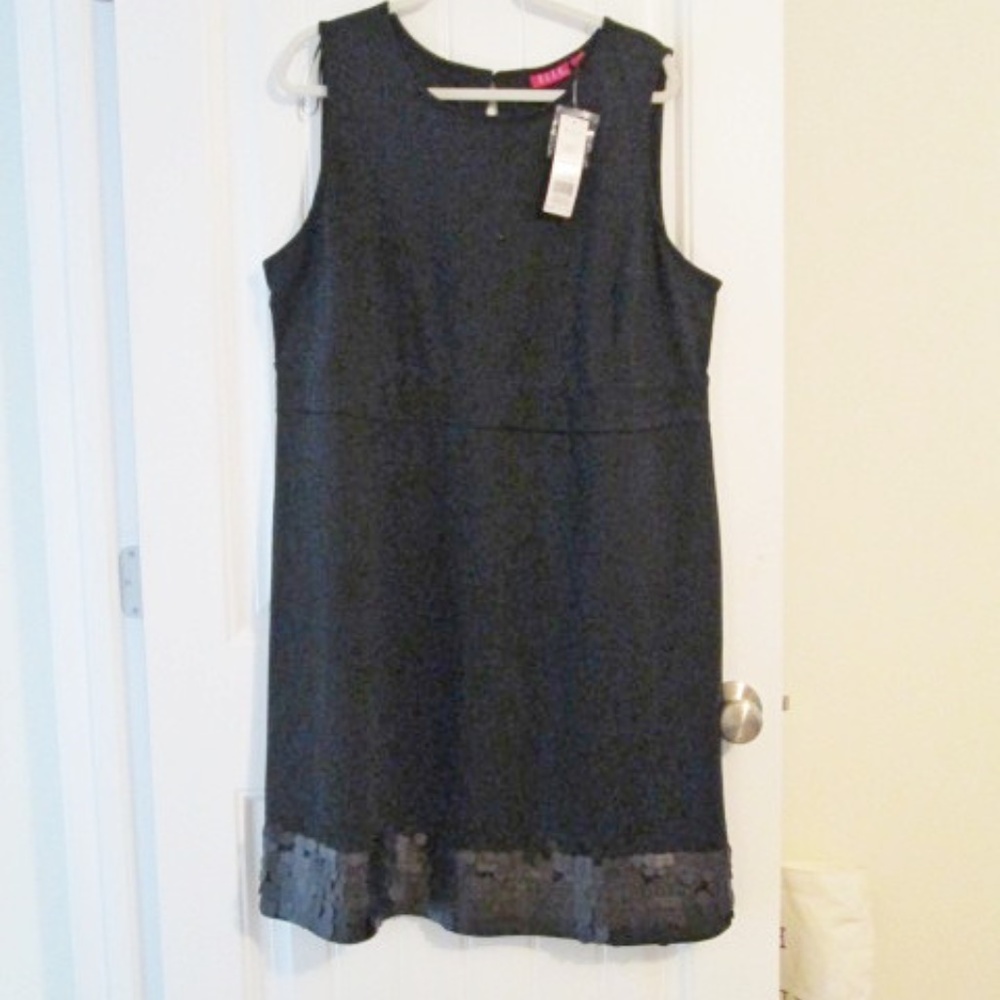 Sleeveless Round Neck Little Black Dress